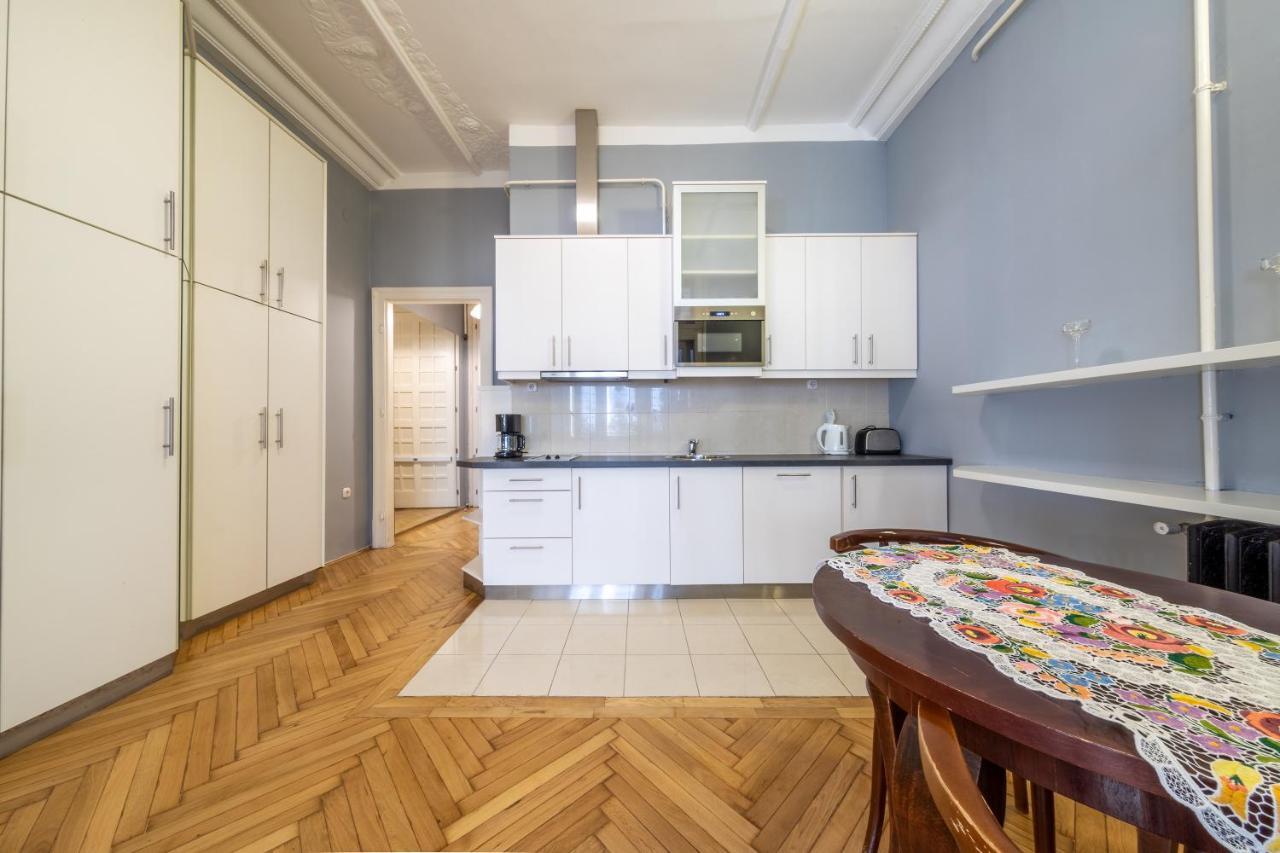 Elisabeth Apartment On Vaci Street Budapest Eksteriør bilde