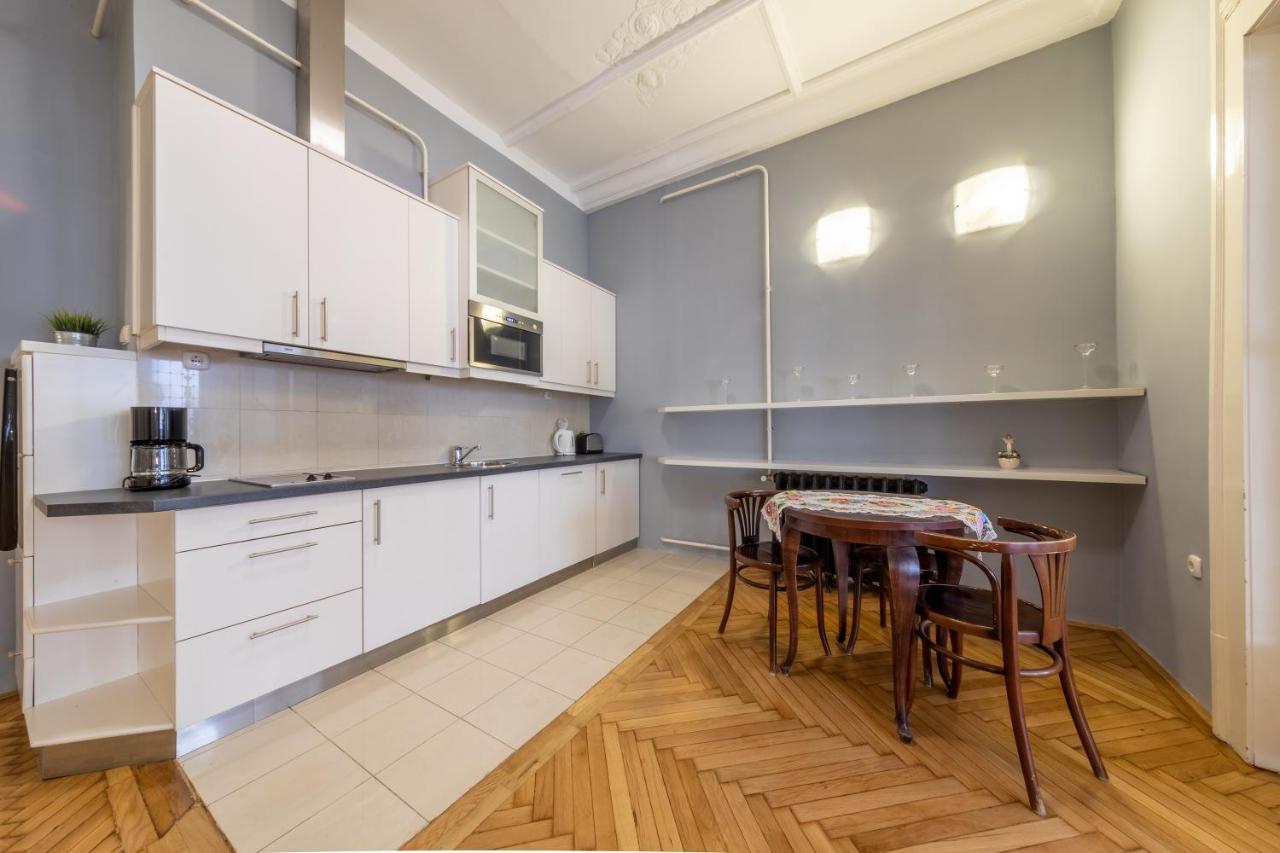 Elisabeth Apartment On Vaci Street Budapest Eksteriør bilde